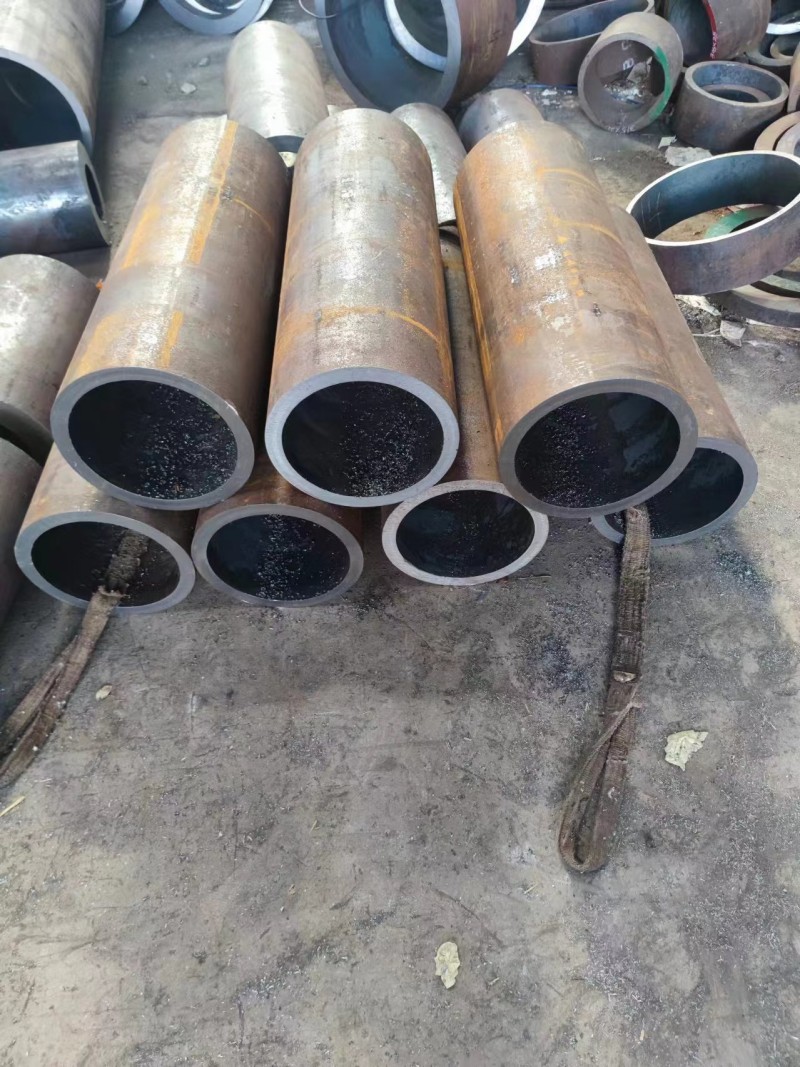 通化通化通化12Cr1MovG无缝钢管切割